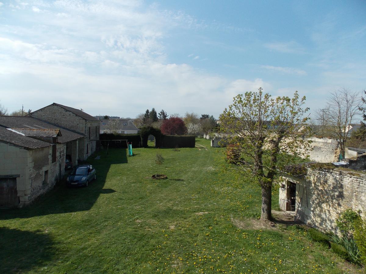 Domaine Des Roses Bed & Breakfast Vaudelnay Ngoại thất bức ảnh