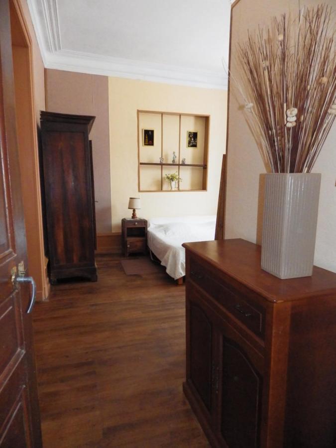 Domaine Des Roses Bed & Breakfast Vaudelnay Ngoại thất bức ảnh
